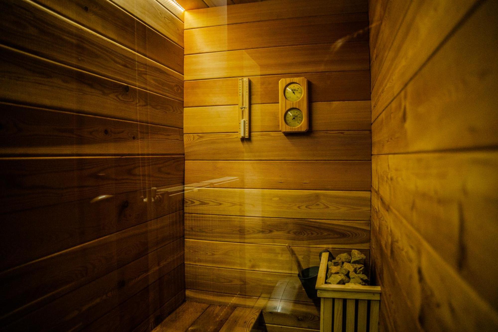 Plaza La - Night&Spa Sremska Mitrovica Esterno foto
